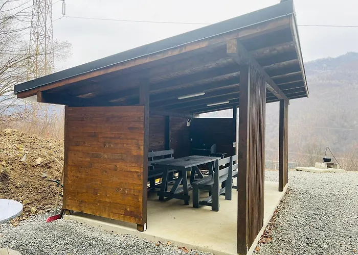 Wild Cabin